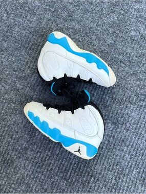 Air Jordan 9 Retro Powder Blue Sneakers